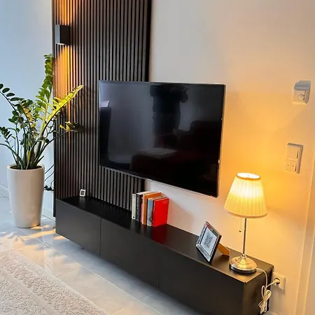 Relaxdays-Apartments 2 Garten Und Pool- Mitbenutzung, Kostenloser Parkplatz, Kontaktloser Checkin, Wifi Mit Smarttv Gütersloh Eksteriør billede