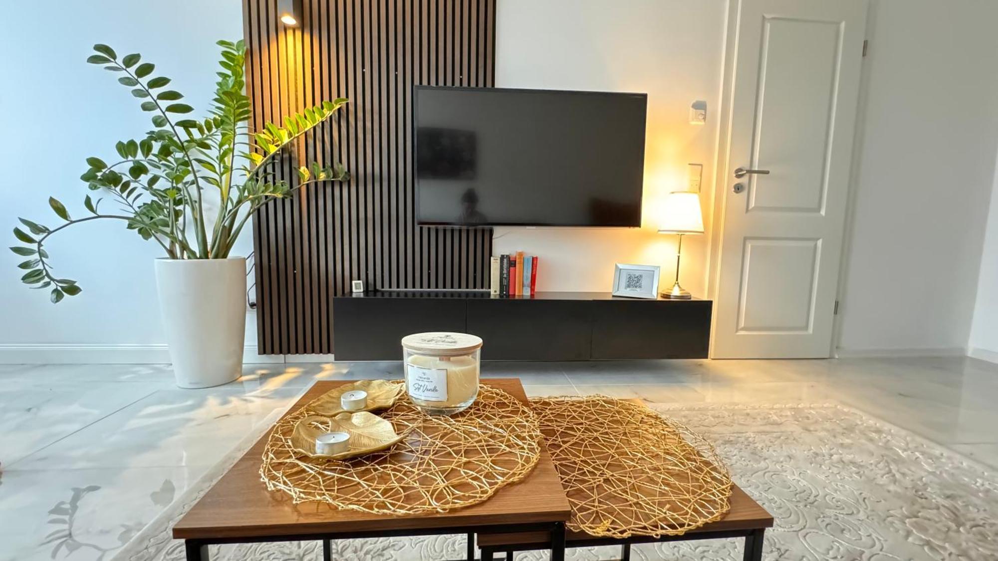 Relaxdays-apartments 2 Garten Und Pool- Mitbenutzung, Kostenloser Parkplatz, Kontaktloser Checkin, Wifi Mit Smarttv Appartement Gütersloh